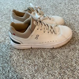 ON Running The Roger Tennis Shoe (women’s 8)